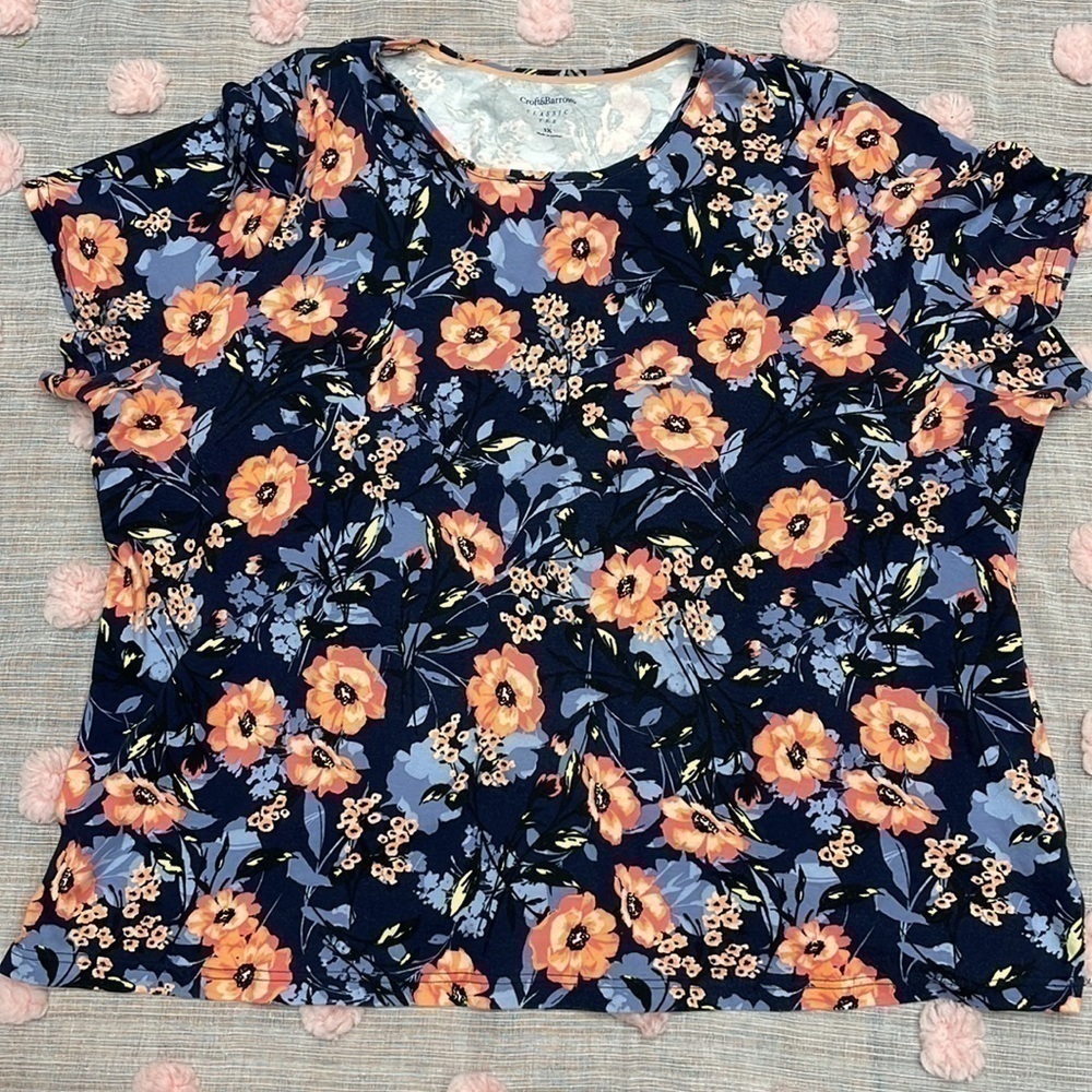 Plus size tops - Picture 4 of 11